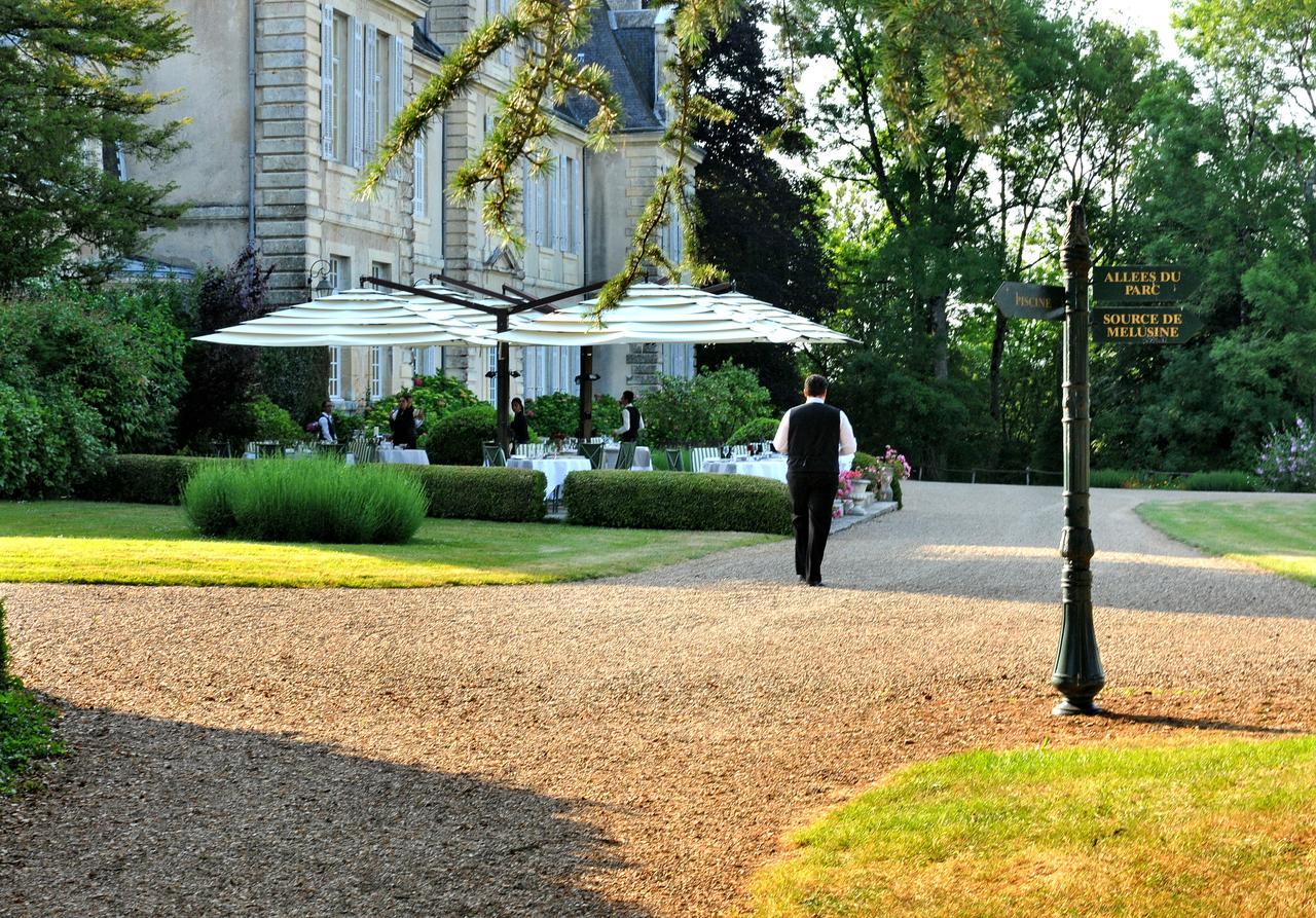 Château de Curzay Extérieur photo