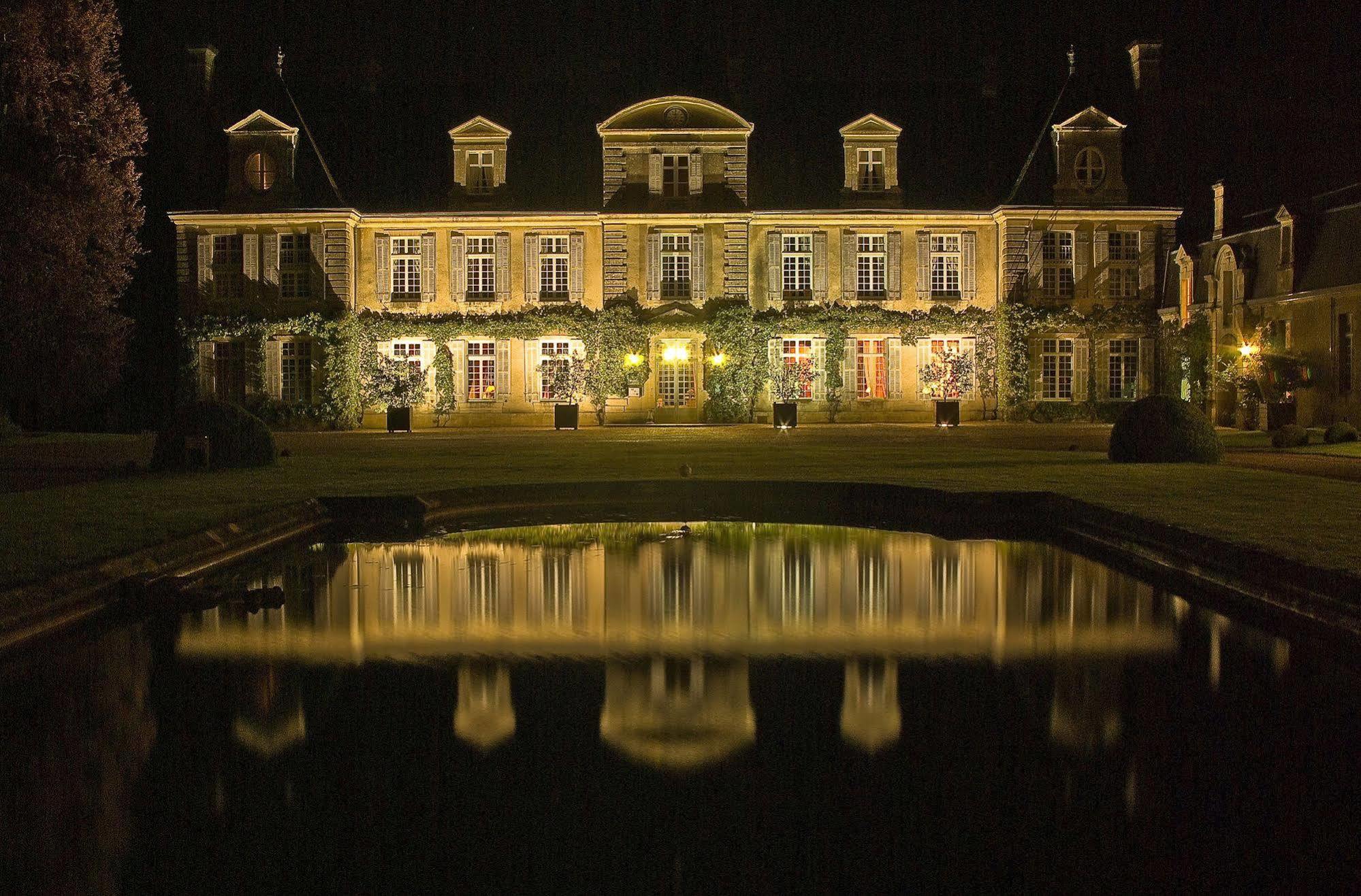 Château de Curzay Extérieur photo