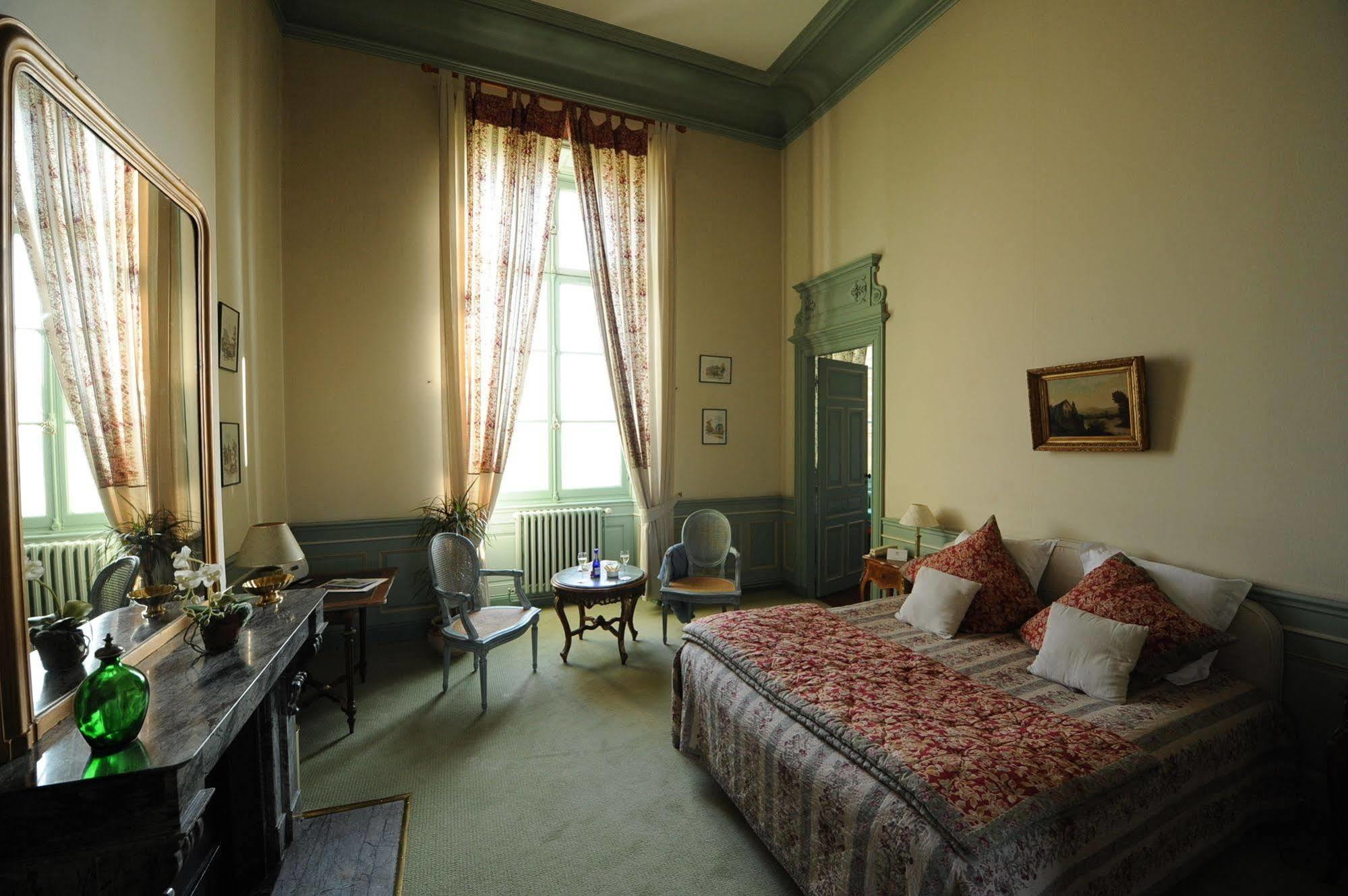 Château de Curzay Extérieur photo