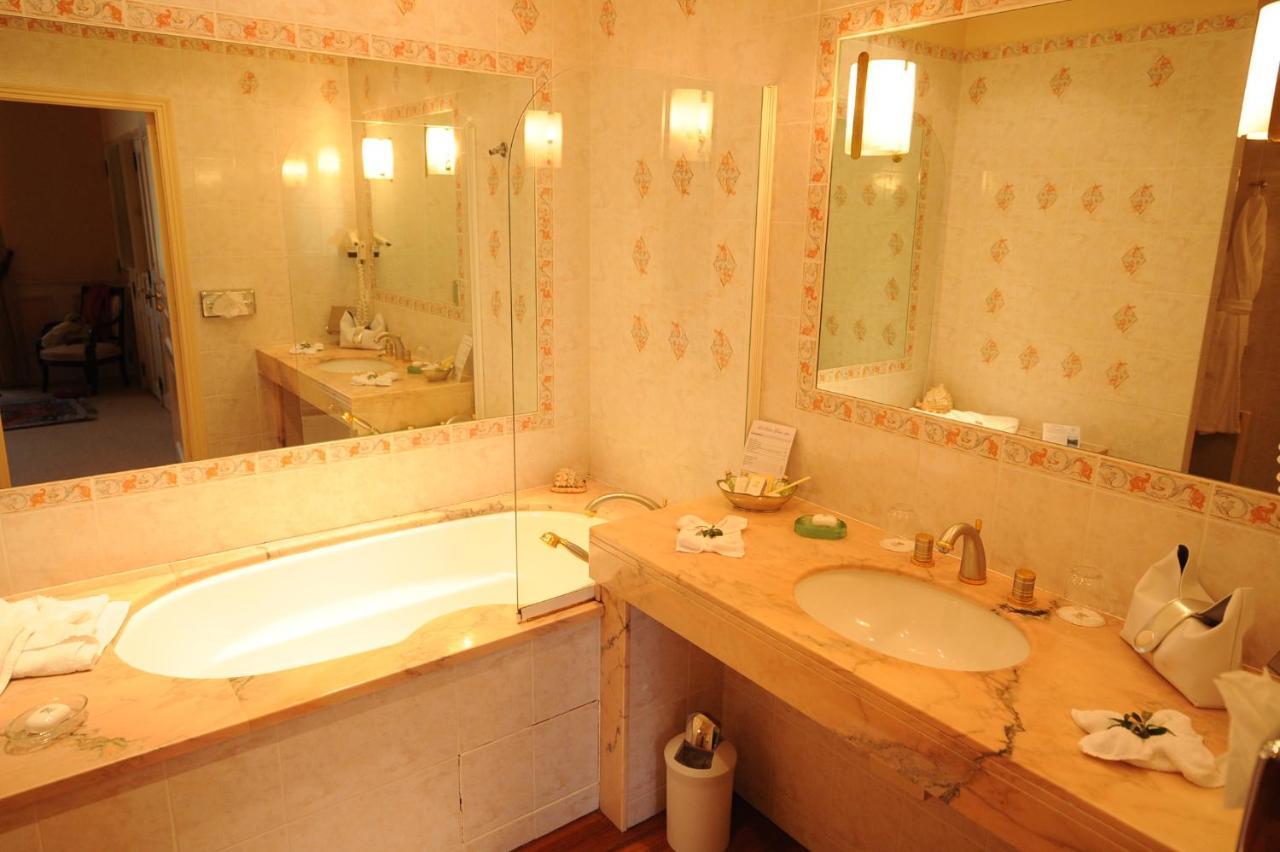 Château de Curzay Extérieur photo
